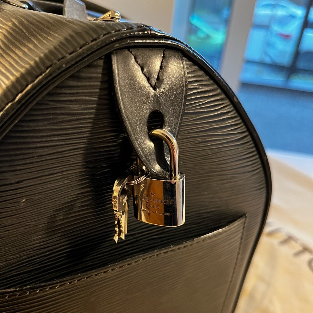 Louis Vuitton Speedy 35 (Black Epi Leather) - Great Condition - Picture 5 of 14
